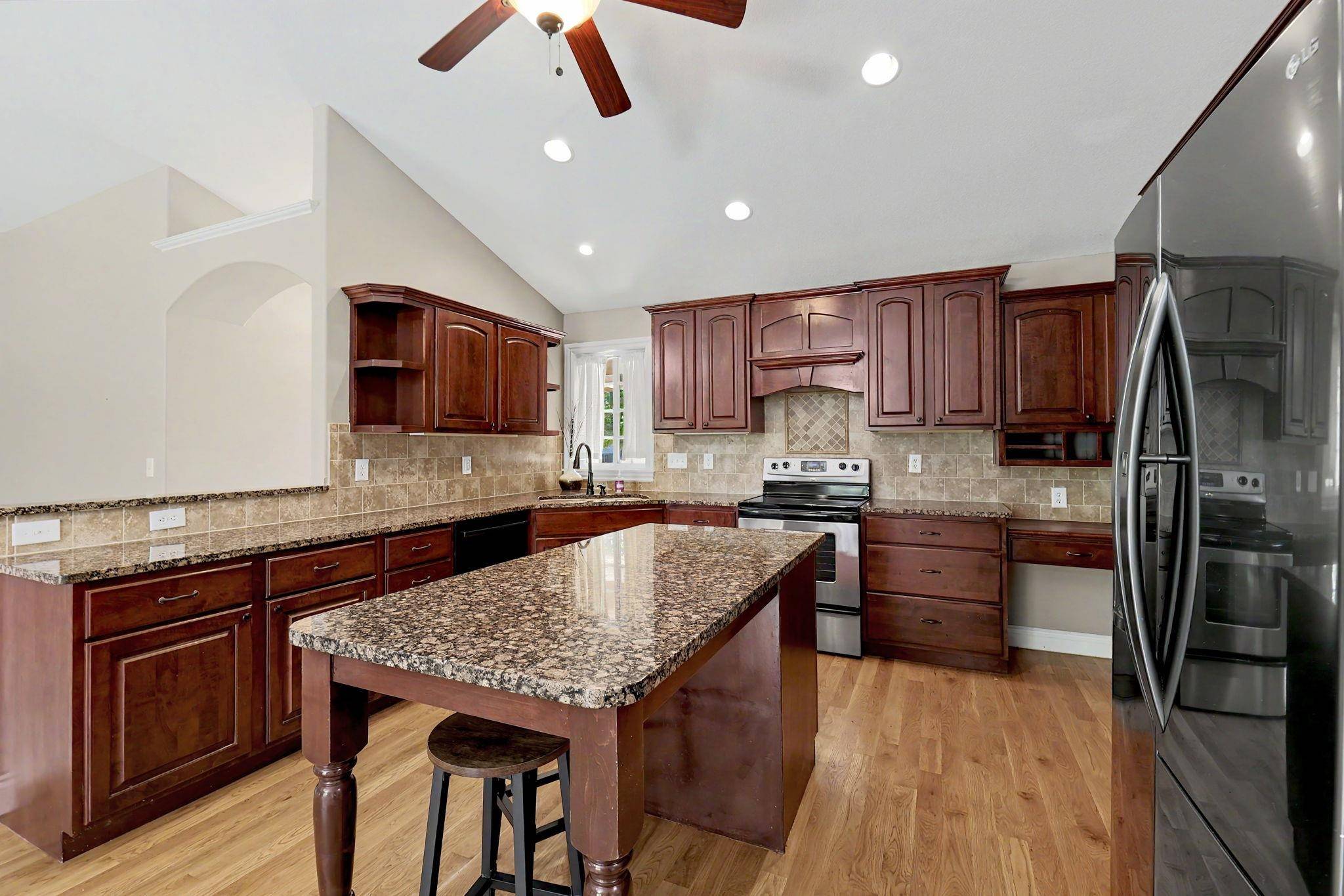 405 S Fawnwood St, Wichita, KS 67235