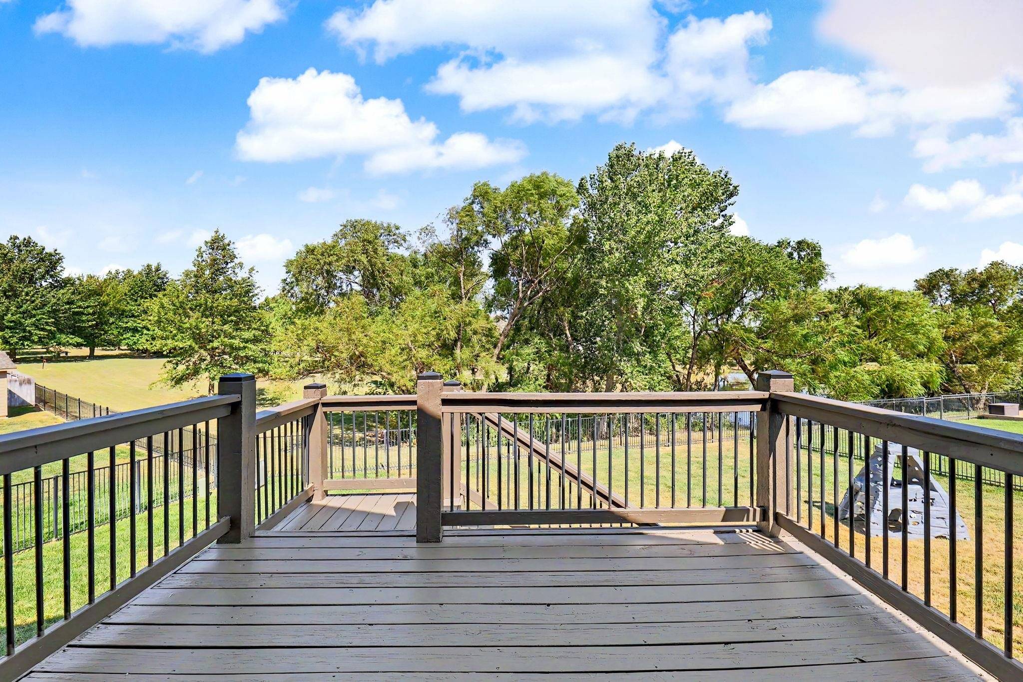405 S Fawnwood St, Wichita, KS 67235