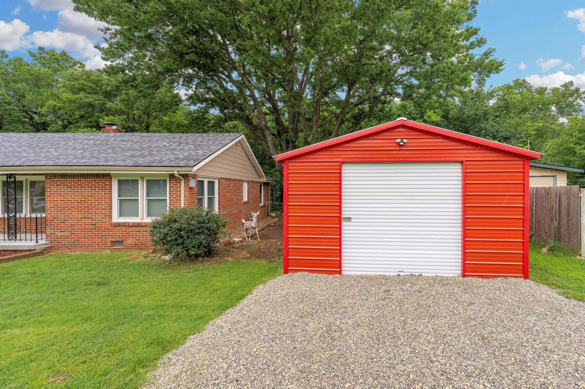 3430 E Crystal St, Wichita, KS 67216