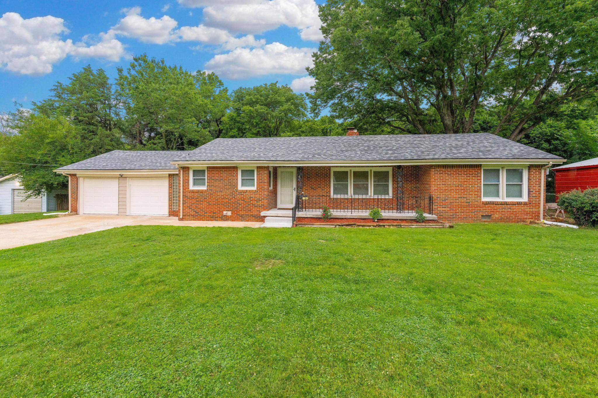 3430 E Crystal St, Wichita, KS 67216