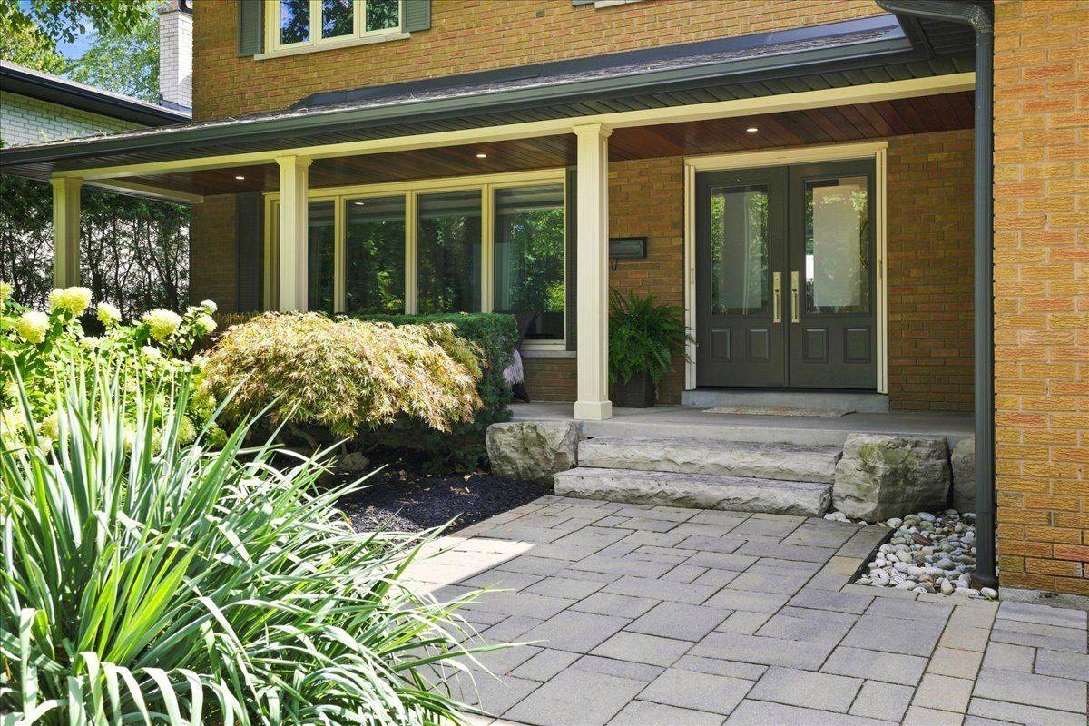 4430 Hawthorne DR, Burlington, ON L7L 1G5