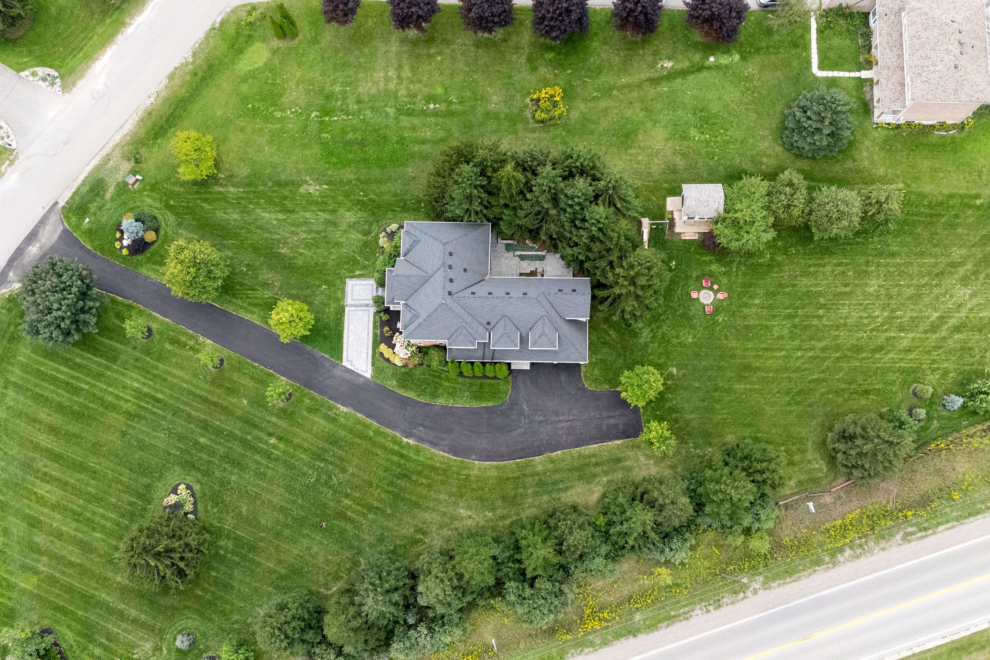 41 Woodland DR, East Garafraxa, ON L9W 2Y9