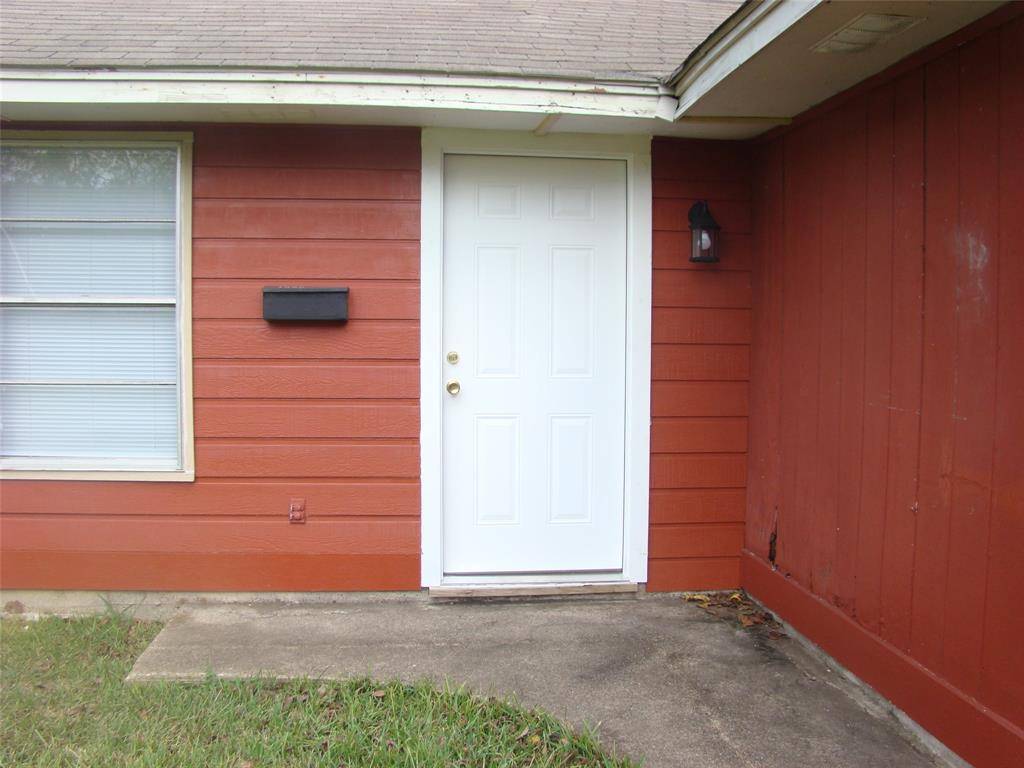 1506 N Preston Street, Ennis, TX 75119