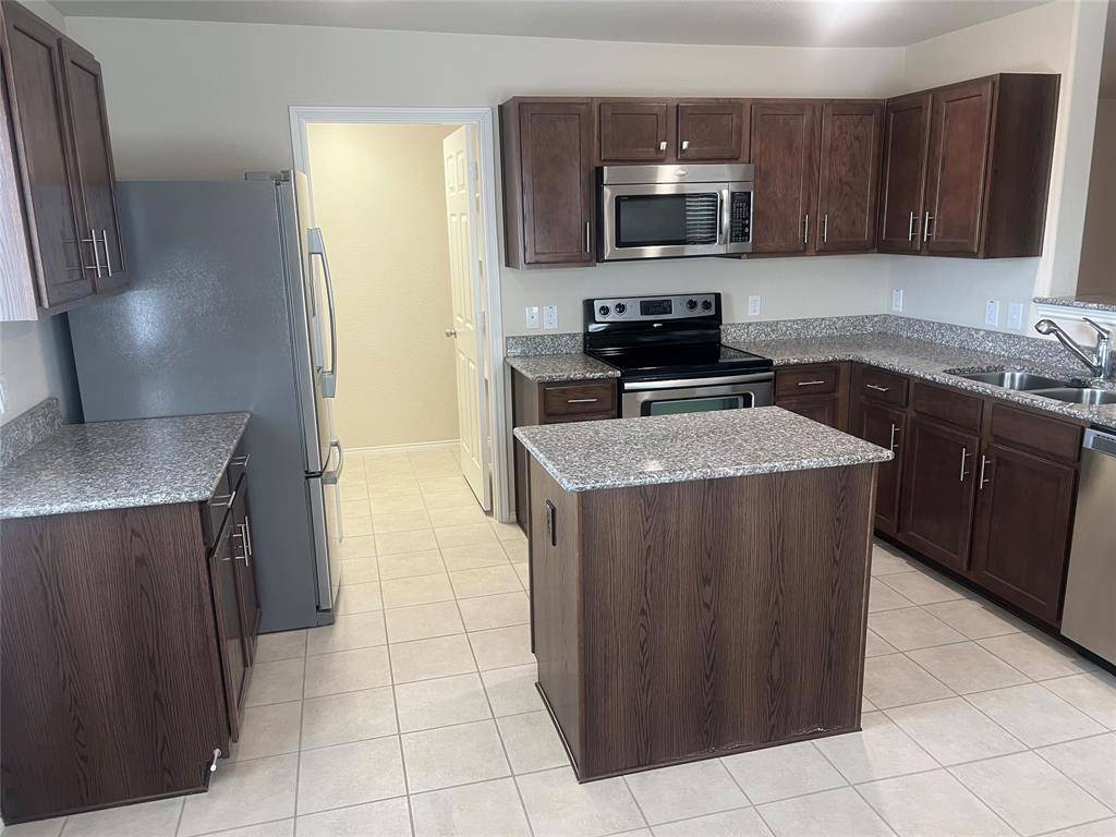 1417 Lone Pine Drive, Little Elm, TX 75068