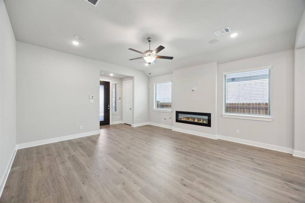 3945 Avendale Drive, Crandall, TX 75114