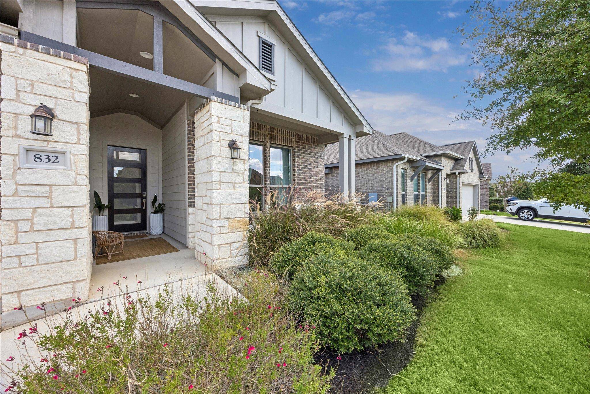 832 Whitetail DR, Round Rock, TX 78681