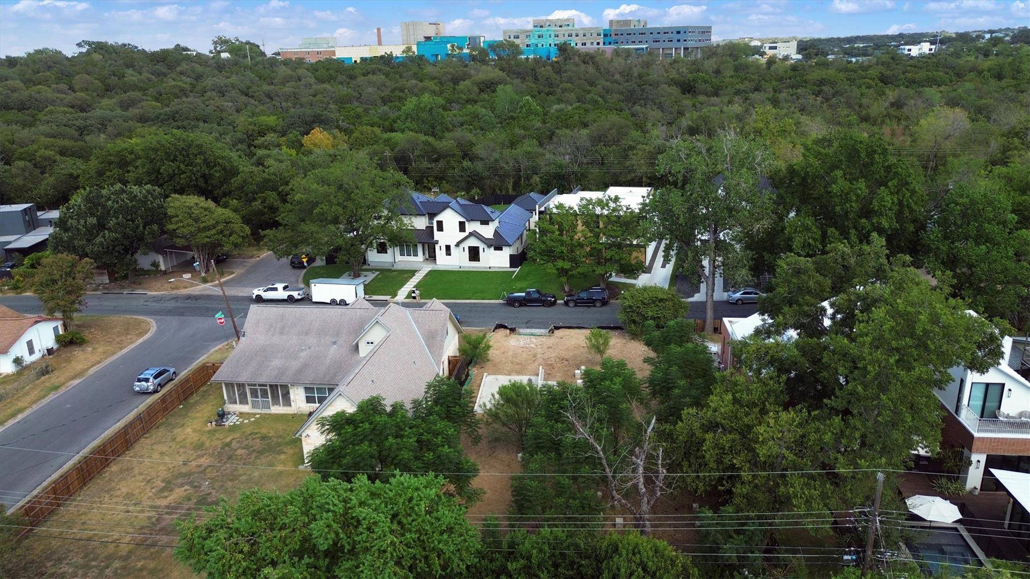 2602 Little John LN, Austin, TX 78704