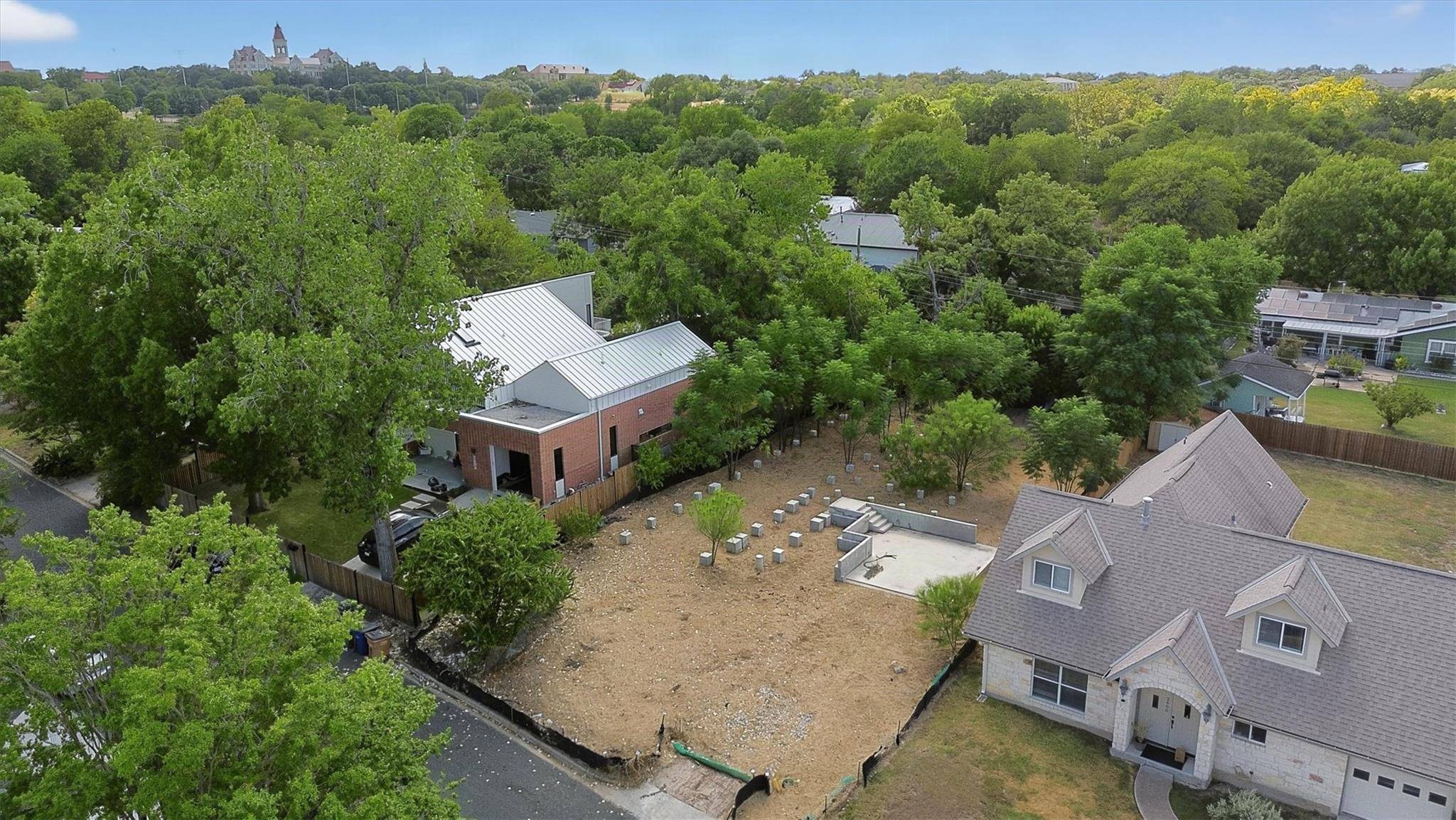 2602 Little John LN, Austin, TX 78704