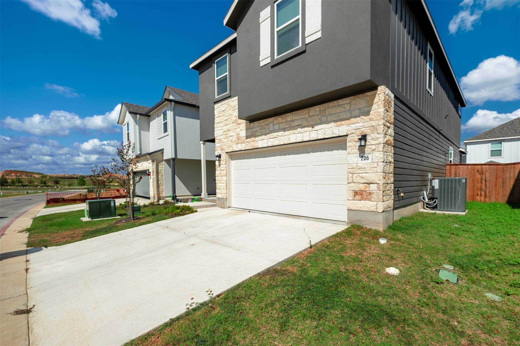 206 Kislingbury LN, Kyle, TX 78640