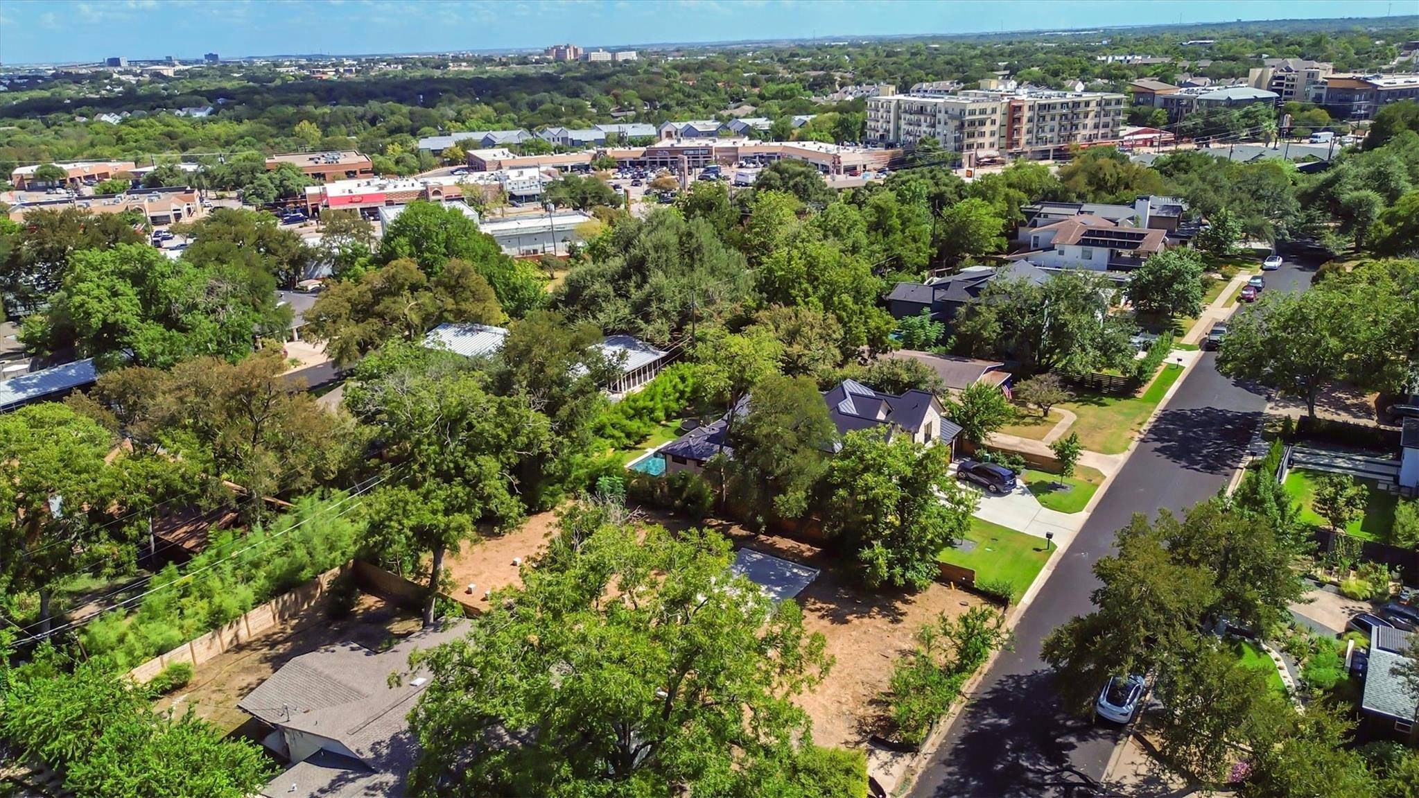 2320 Westoak DR, Austin, TX 78704