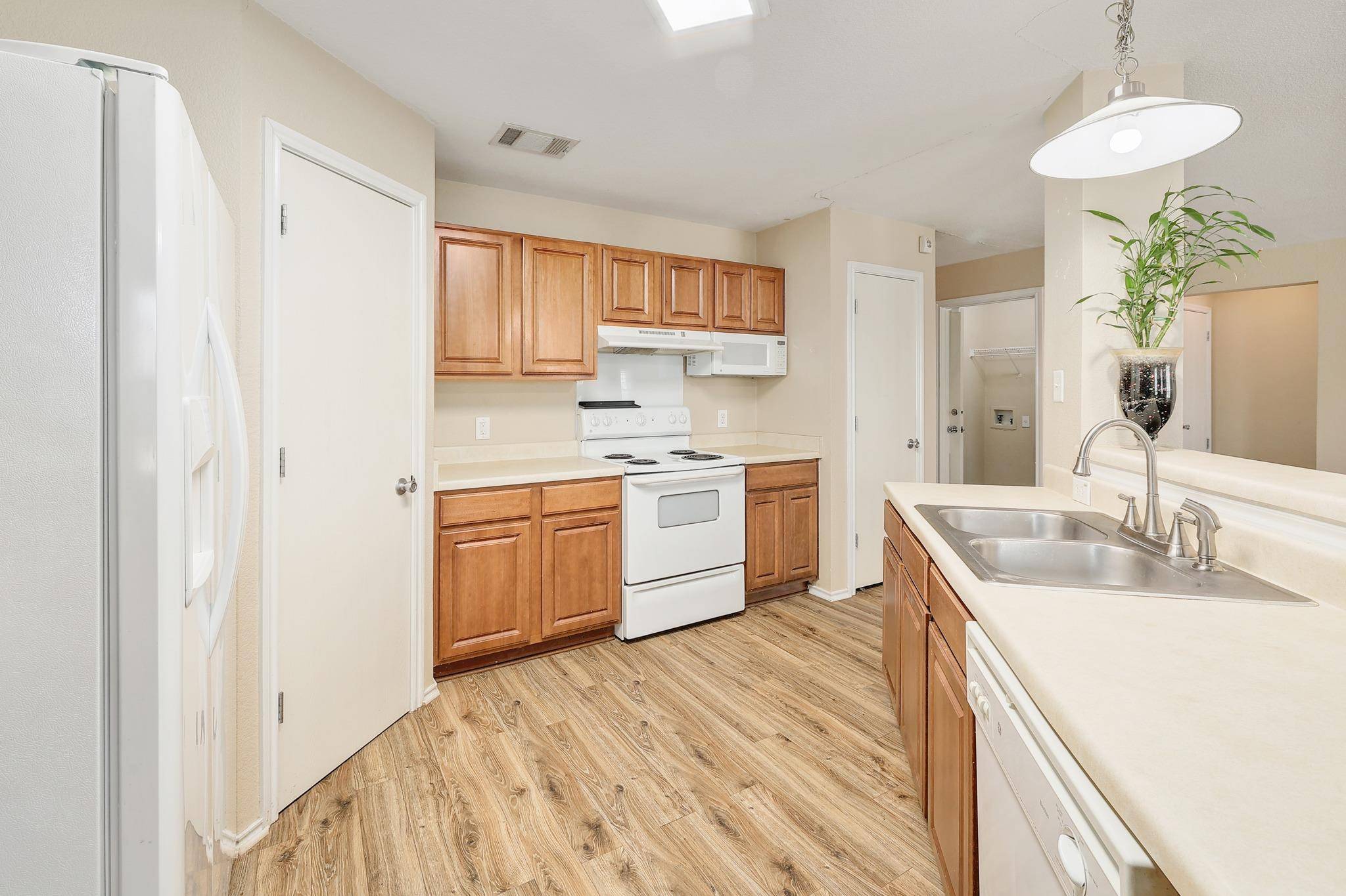 229 Phillips ST, Hutto, TX 78634