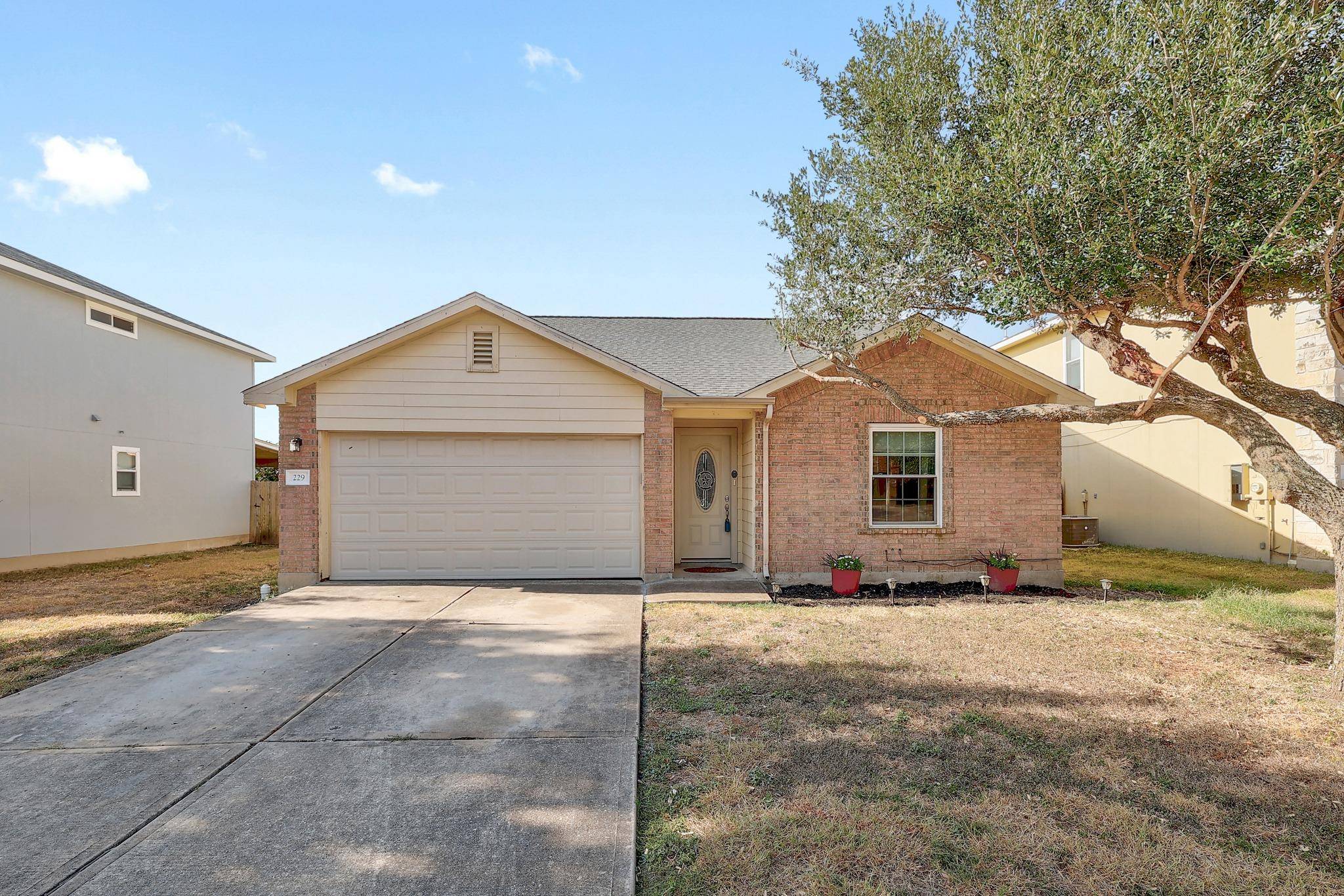 229 Phillips ST, Hutto, TX 78634