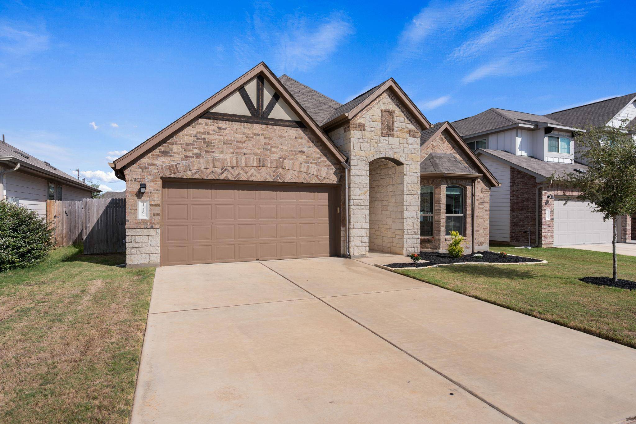13205 Ditka DR, Manchaca, TX 78652