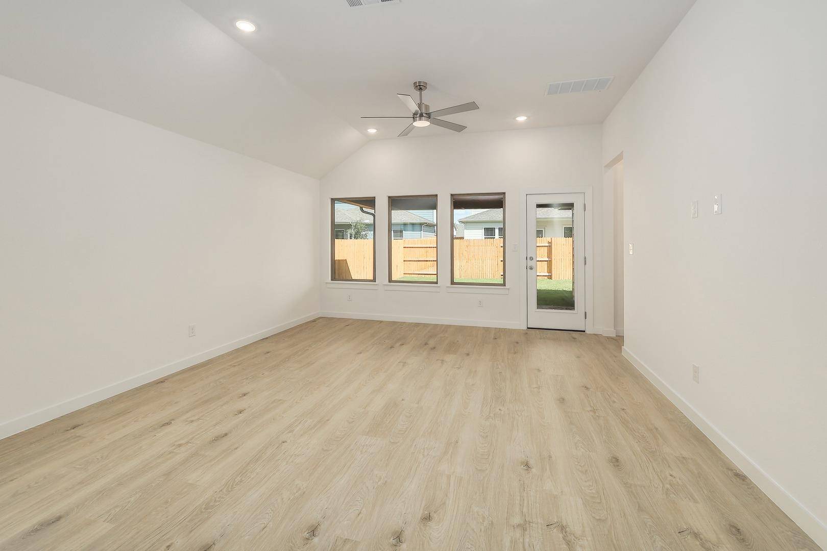 105 Malibu, Hutto, TX 78634