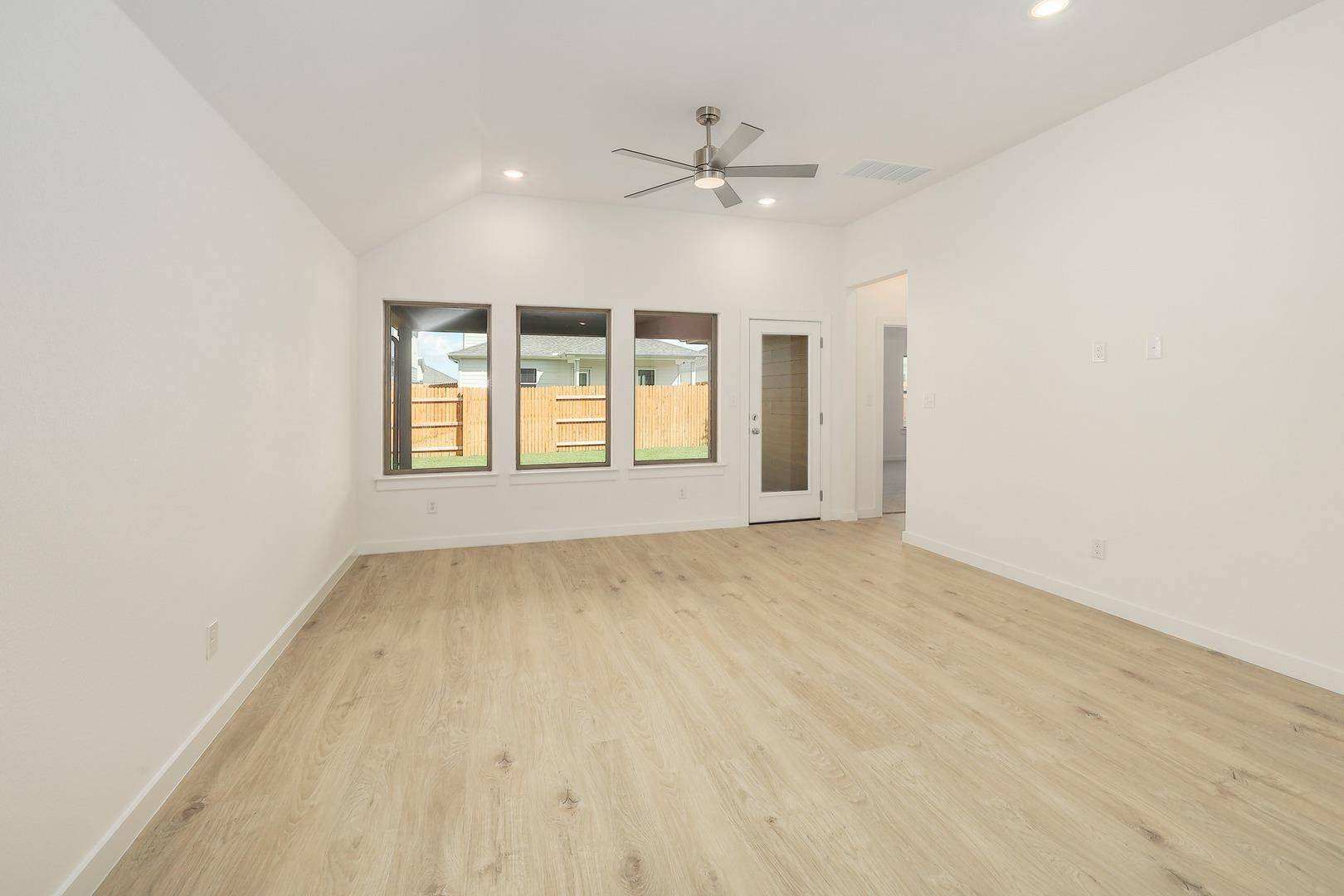 105 Malibu, Hutto, TX 78634