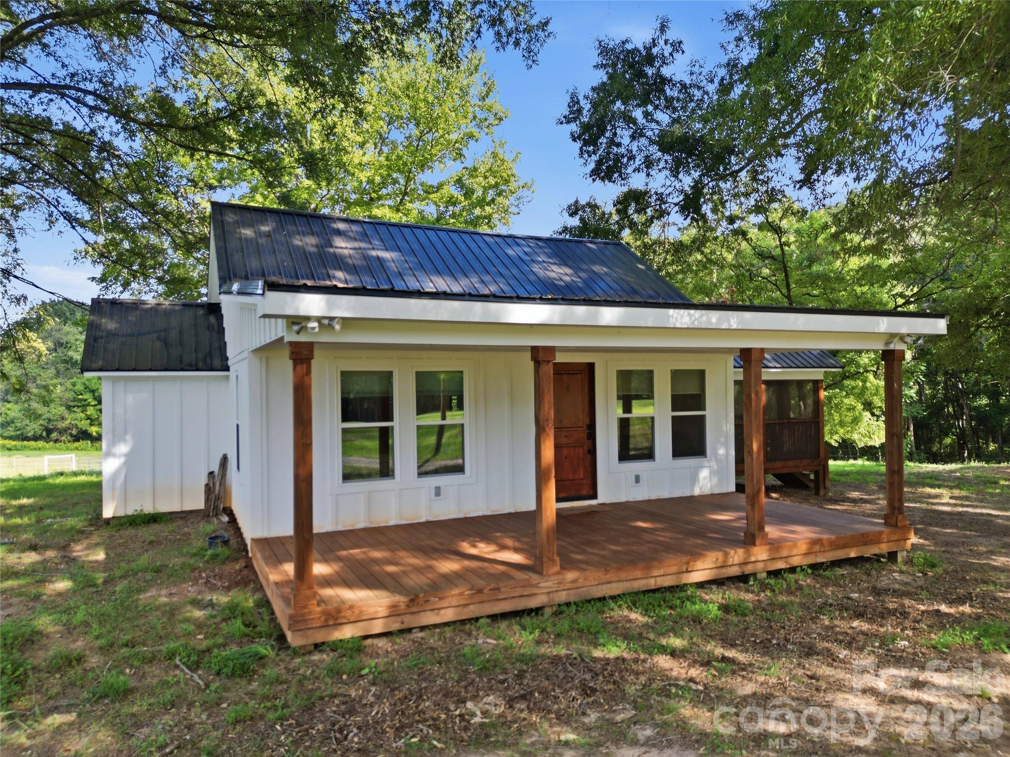 594 Rash RD, Olin, NC 28660