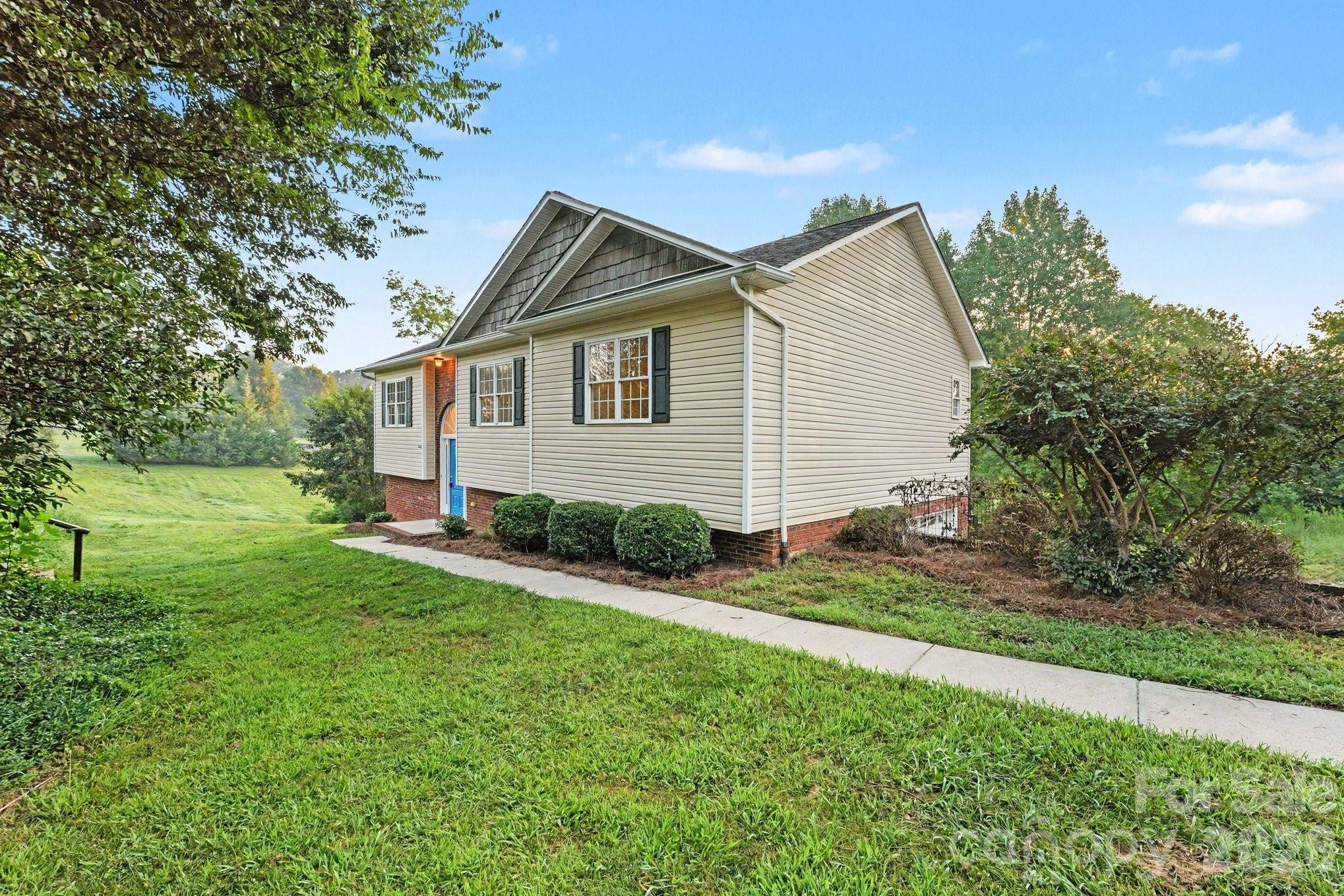 4750 Dalena DR, Claremont, NC 28610