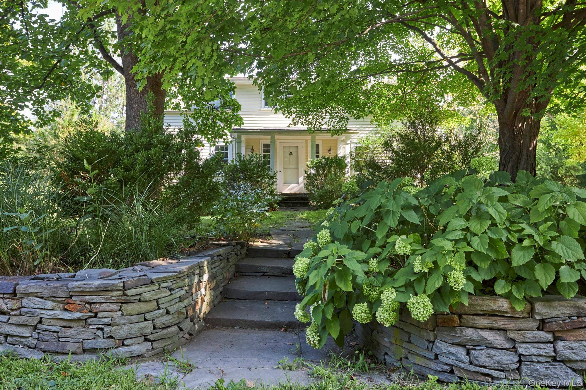 101 Spring Lake RD, Red Hook, NY 12571