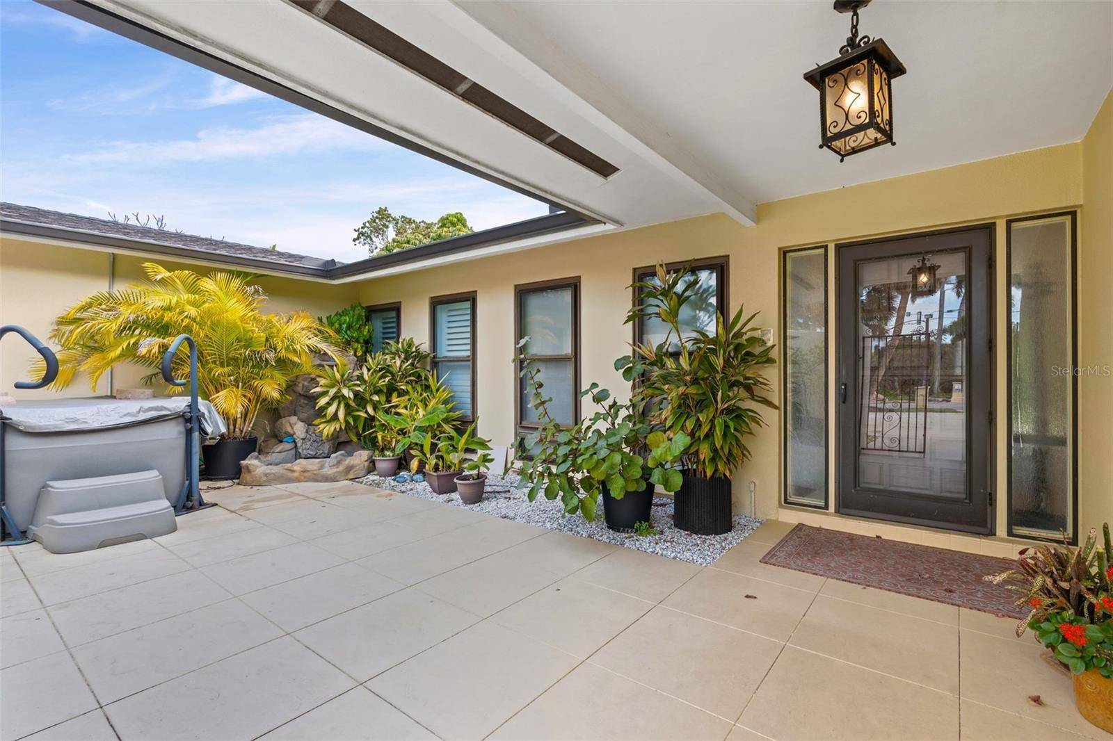 7215 WESTMORELAND DR, Sarasota, FL 34243