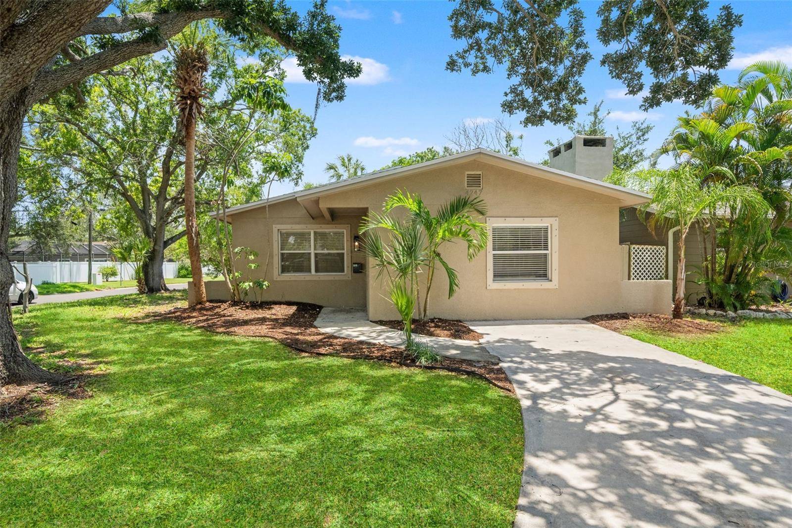 4247 HELENA ST NE, St Petersburg, FL 33703