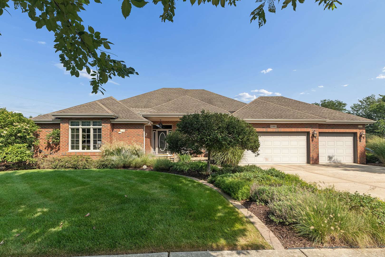 21967 Emily LN, Frankfort, IL 60423