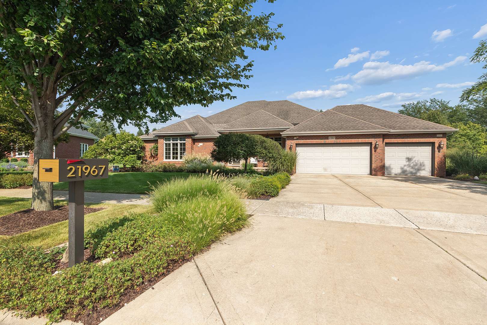21967 Emily LN, Frankfort, IL 60423