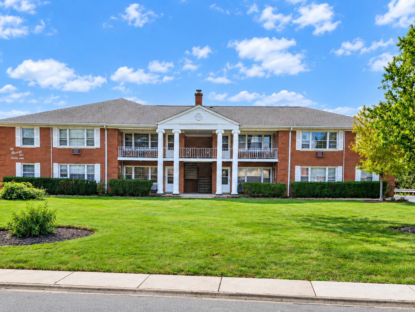 2000 Parkside DR #2C, Park Ridge, IL 60068