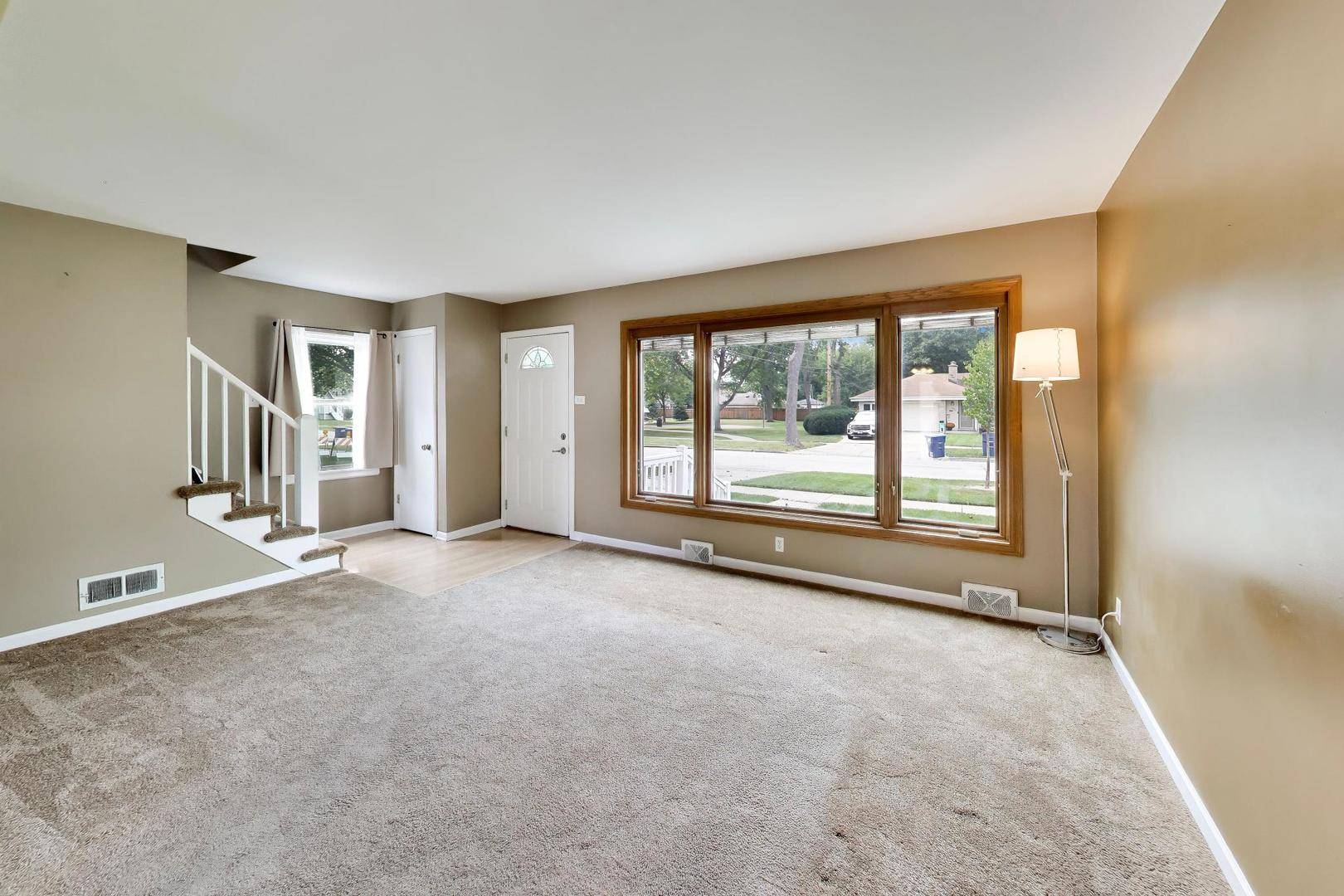 1493 Orchard ST, Des Plaines, IL 60018