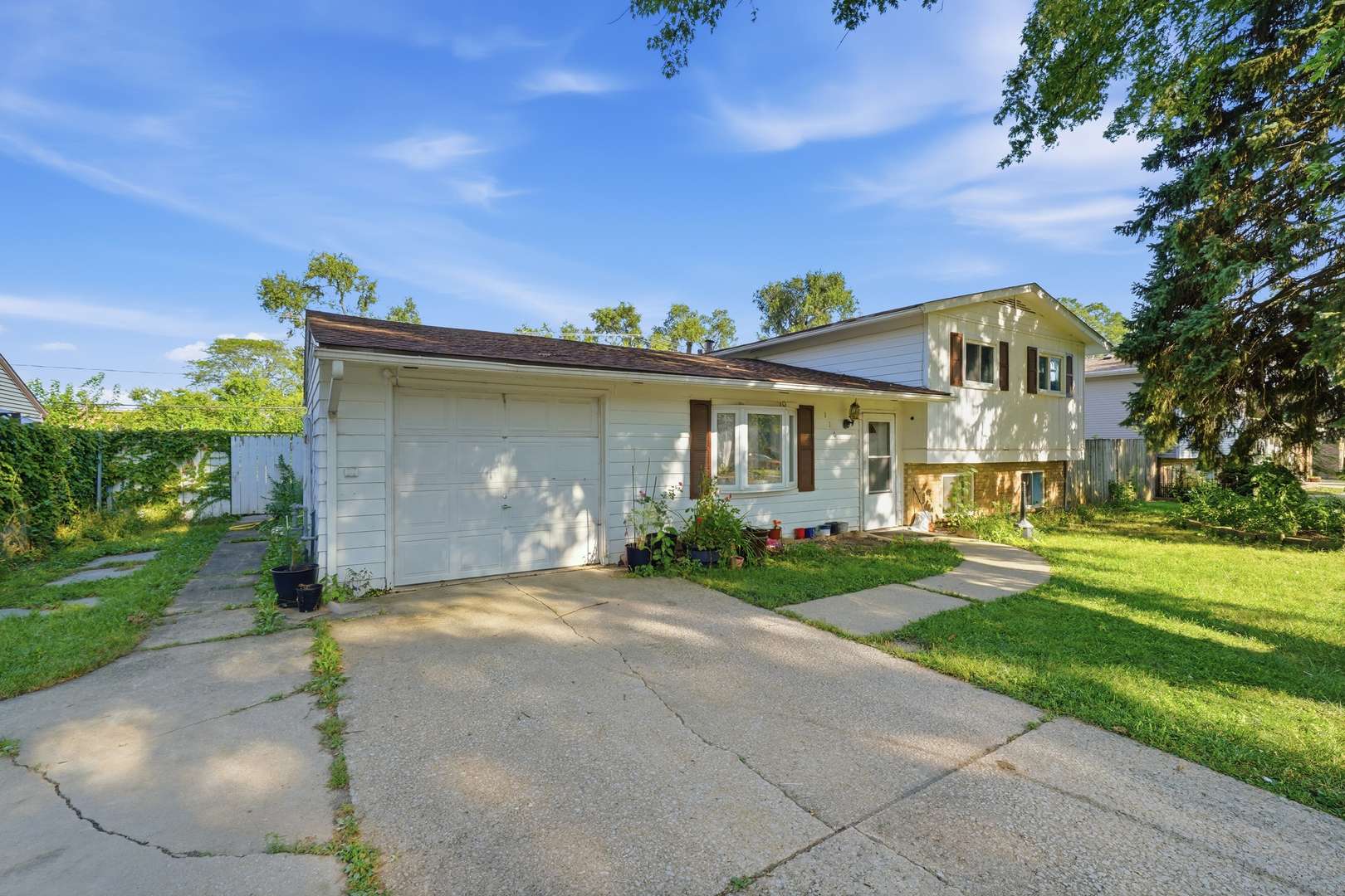 116 S Pinecrest RD, Bolingbrook, IL 60440