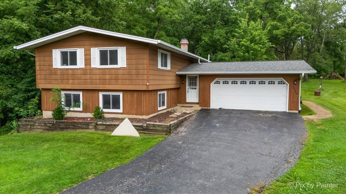6N365 Essex AVE, St. Charles, IL 60174