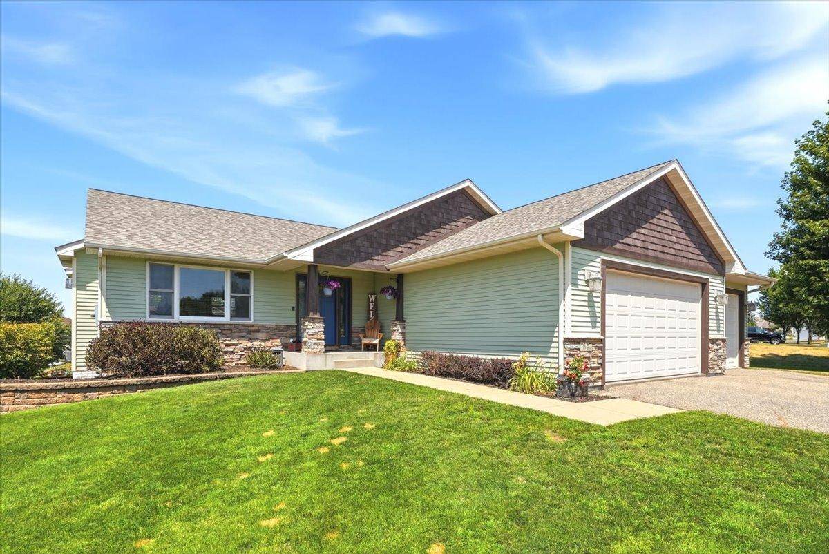 1647 Valley Quail DR, River Falls, WI 54022