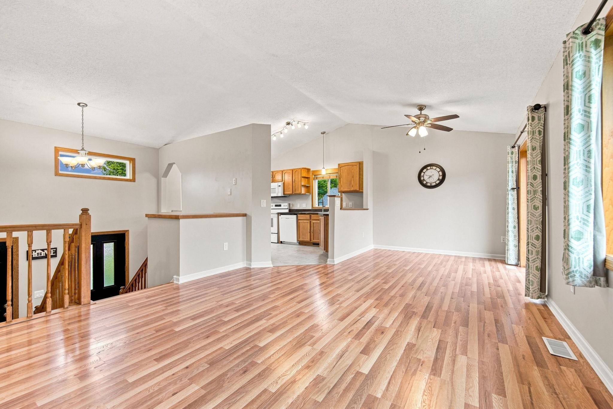 808 3rd AVE SW, Isanti, MN 55040