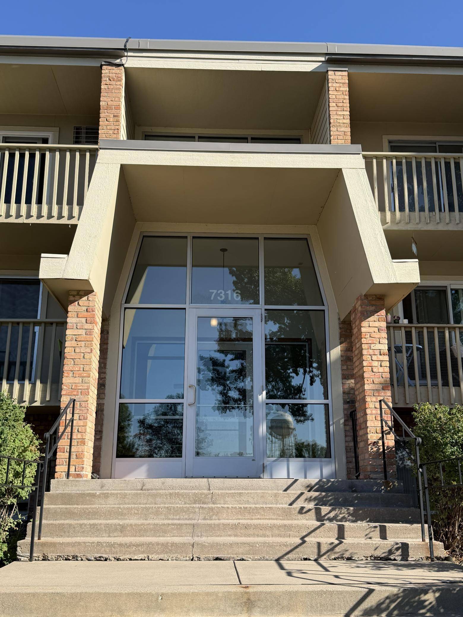 7316 W 22nd ST #305, Saint Louis Park, MN 55426