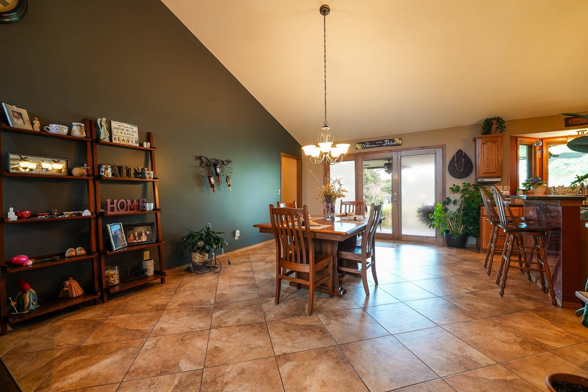 1810 N Cottonwood Dr, El Dorado, KS 67042