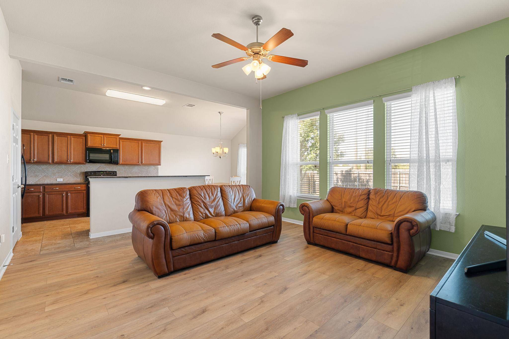 428 Parkfield LN, Temple, TX 76502