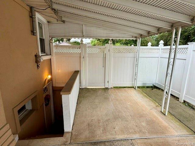 392 Coleridge ST, Levittown, NY 11756