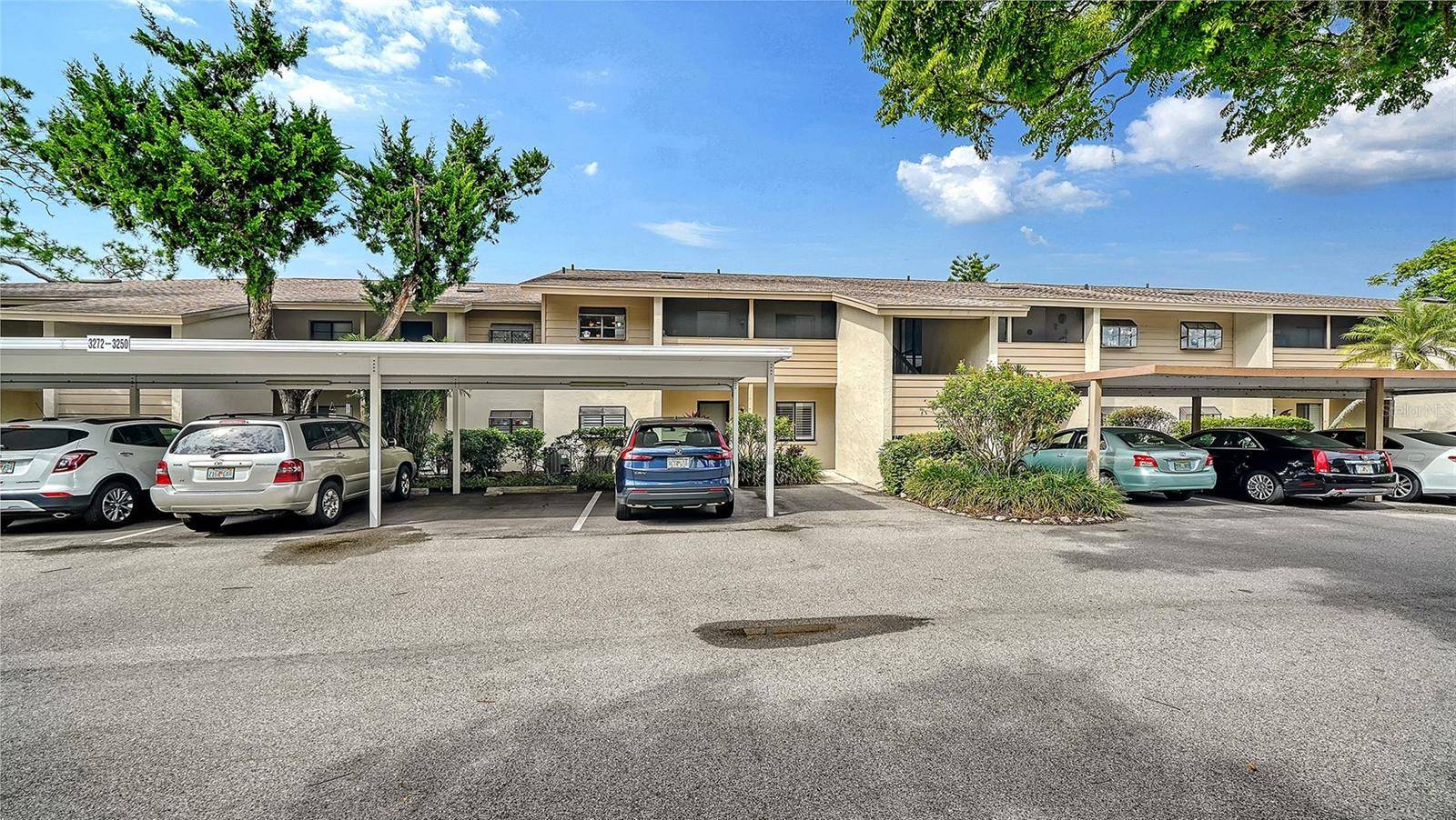 3262 CROSS CREEK DR #3262, Sarasota, FL 34231