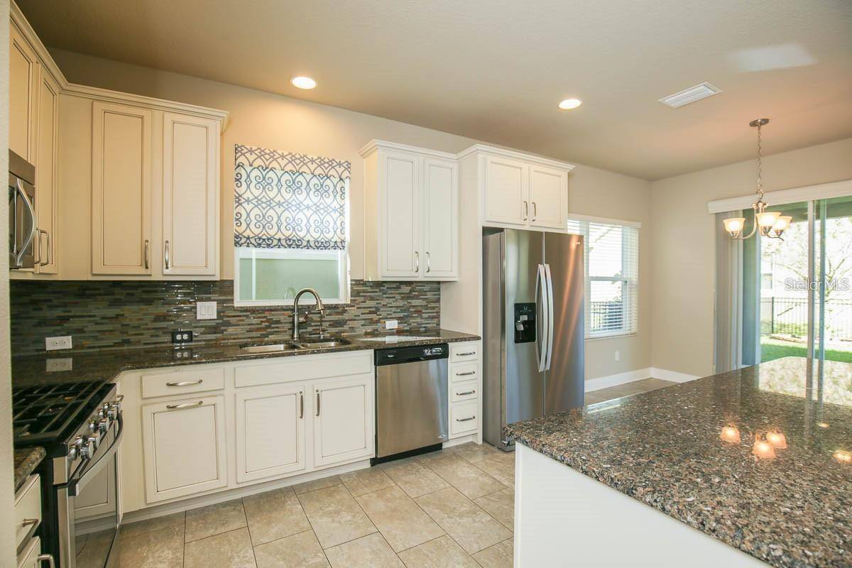 14304 PARKSIDE RIDGE WAY, Lithia, FL 33547