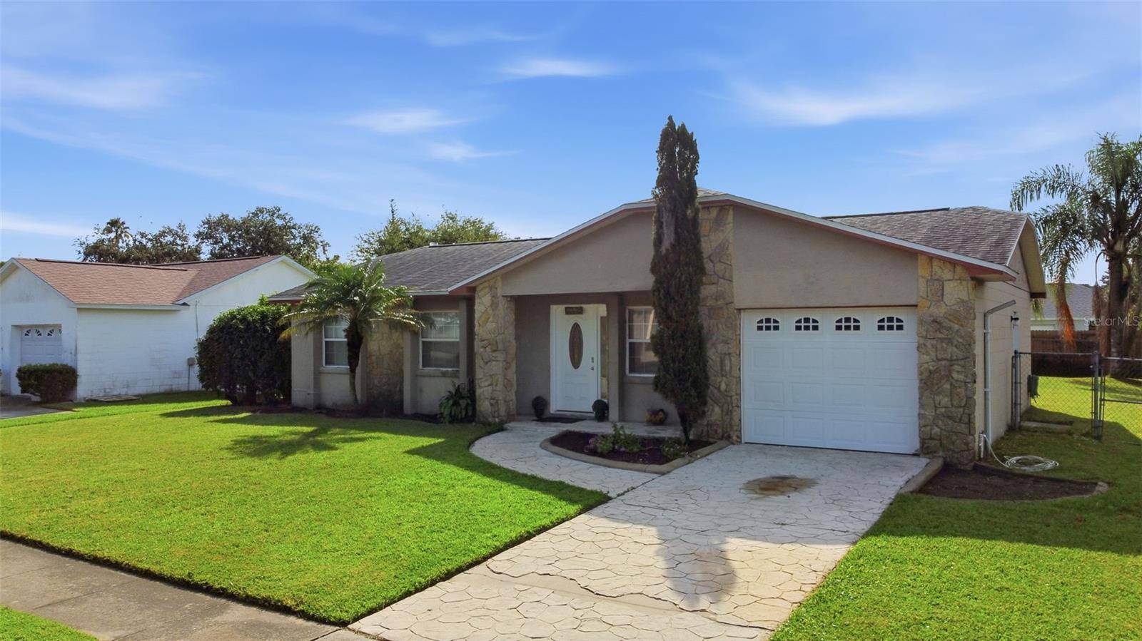 7610 AUTUMN PINES DR, Orlando, FL 32822