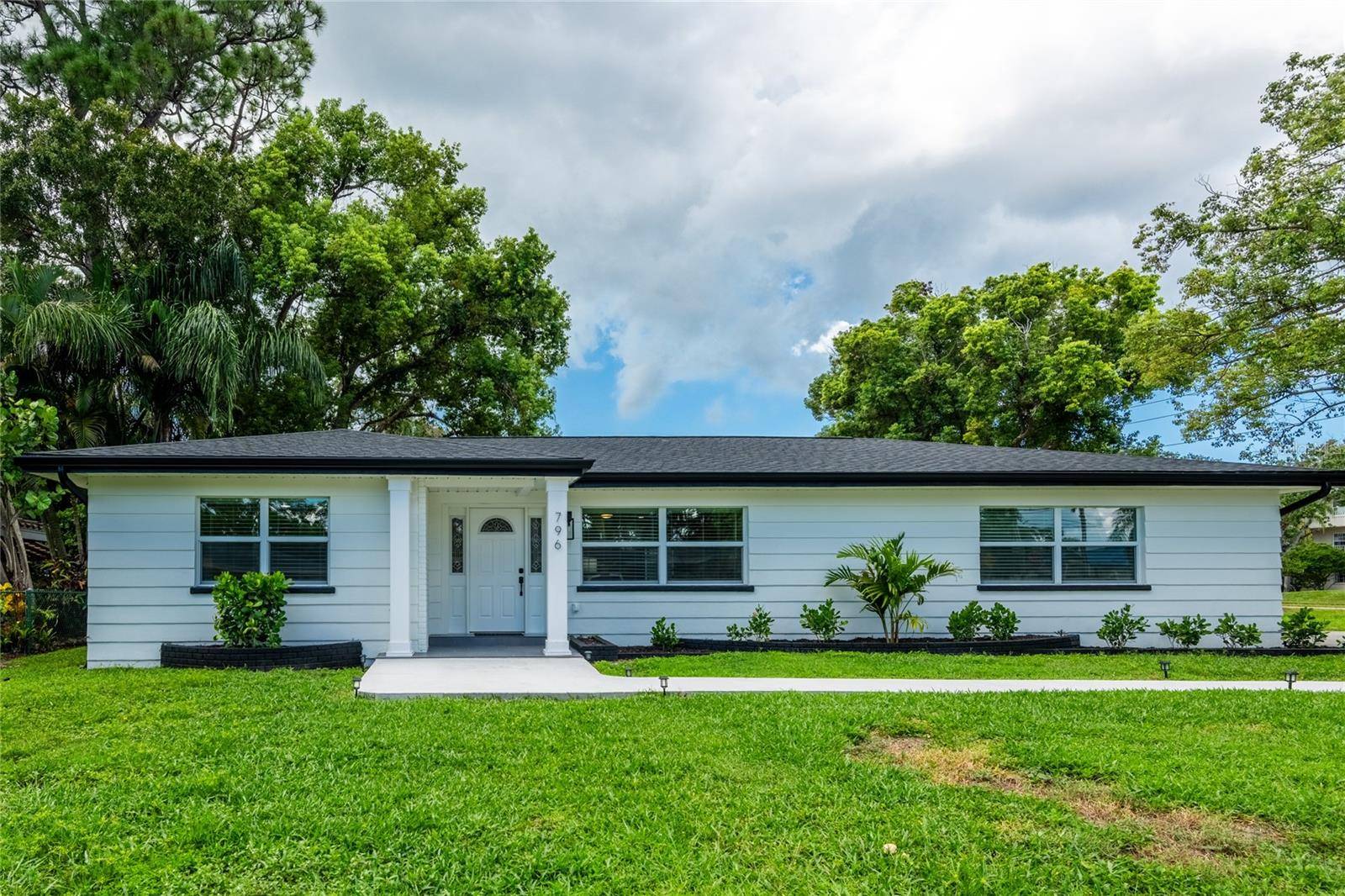 796 PINEWOOD DR, Dunedin, FL 34698
