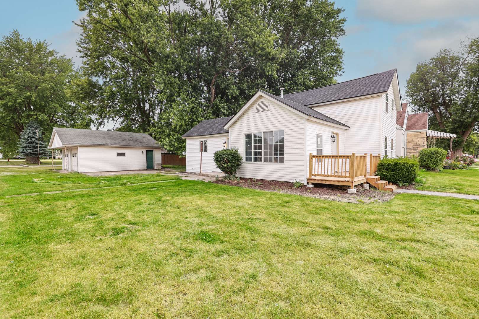 209 S Jackson ST, Gardner, IL 60424