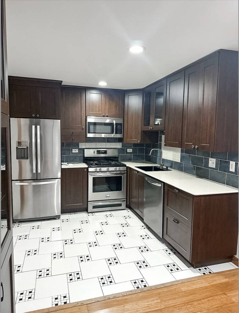 4627 Eberly AVE #1N, Brookfield, IL 60513