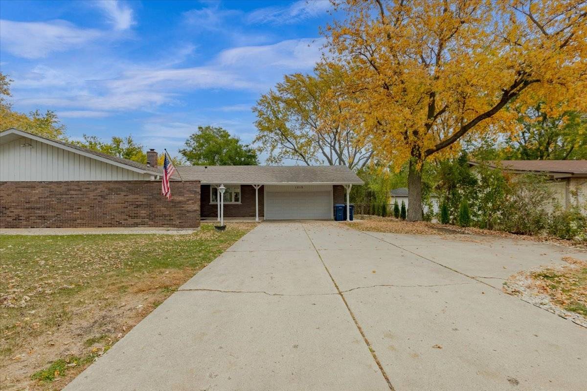 1313 Landwehr RD, Northbrook, IL 60062