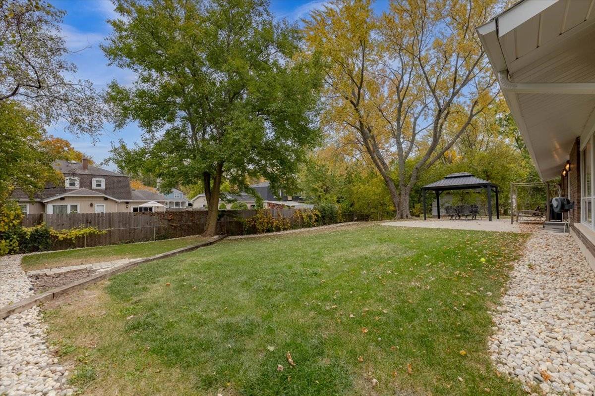 1313 Landwehr RD, Northbrook, IL 60062