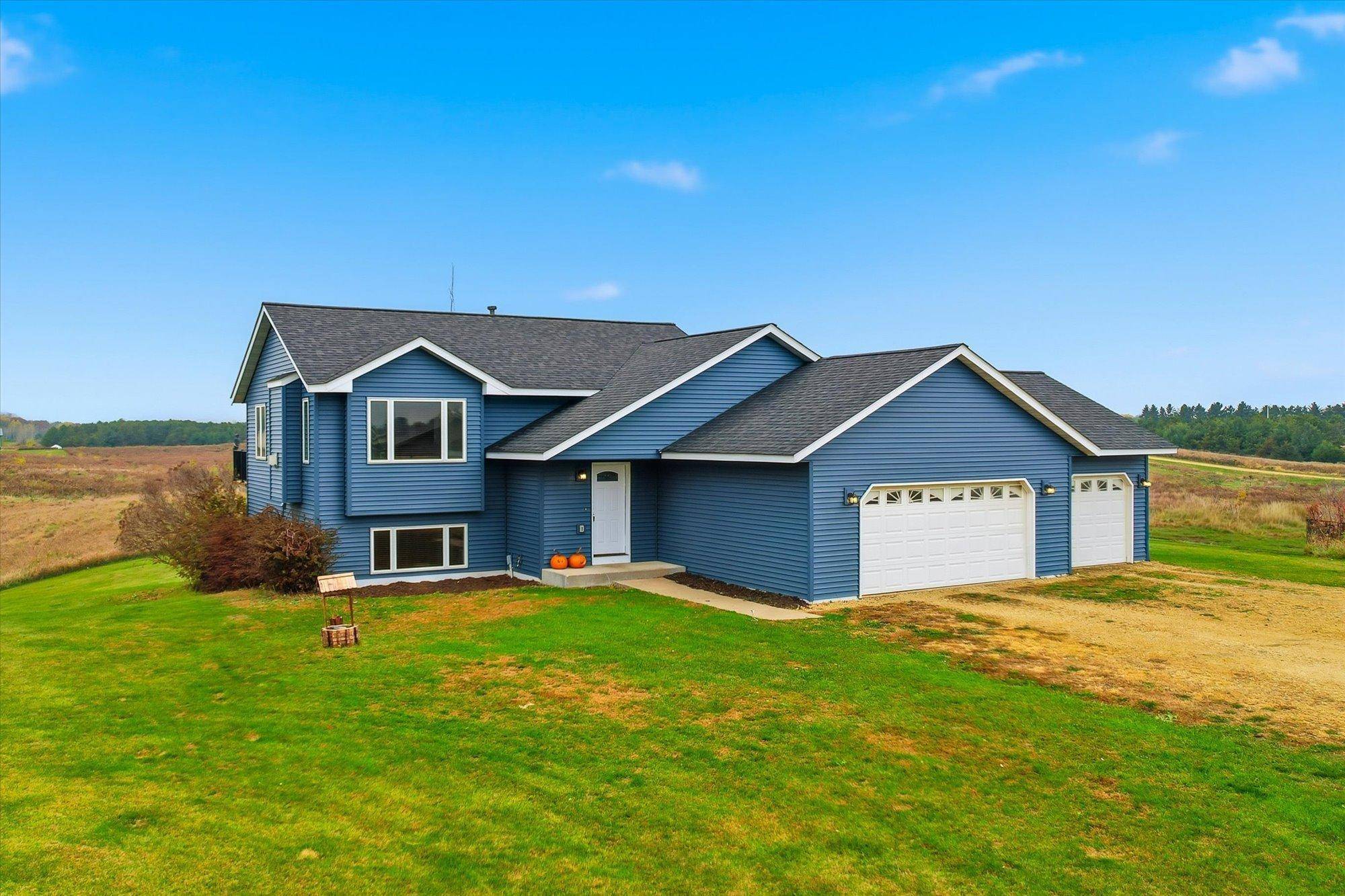 980 65th AVE, Roberts, WI 54023