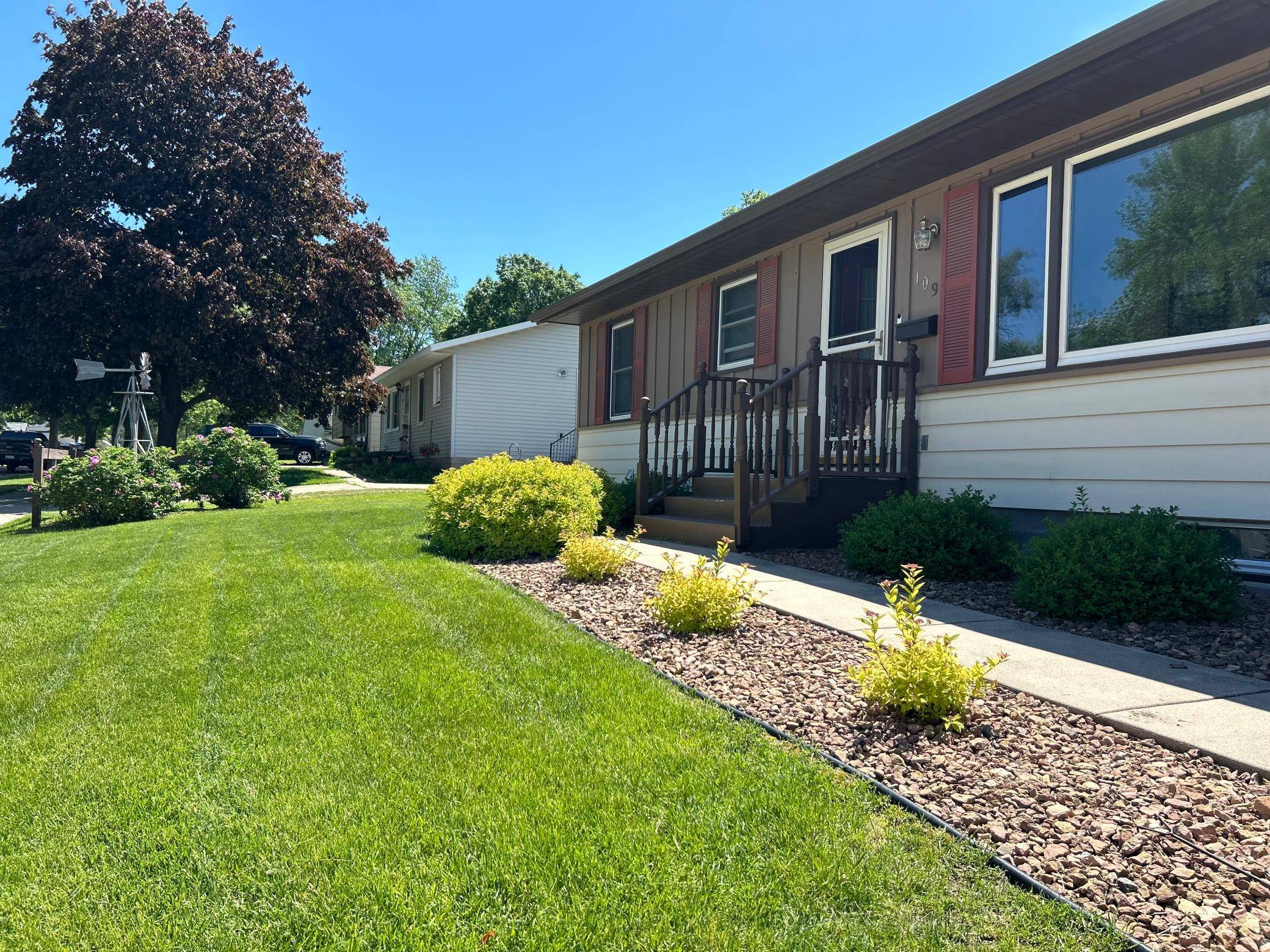 109 12th ST NW, Faribault, MN 55021