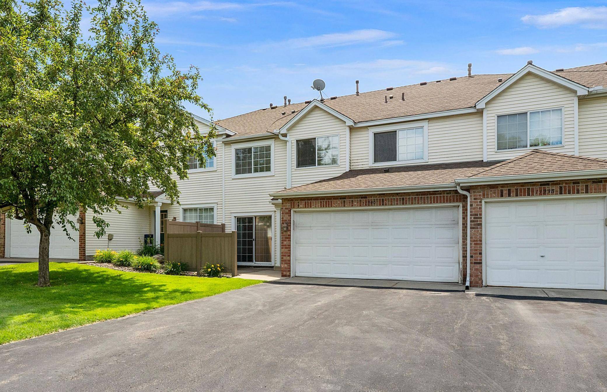 11240 Providence LN, Eden Prairie, MN 55344