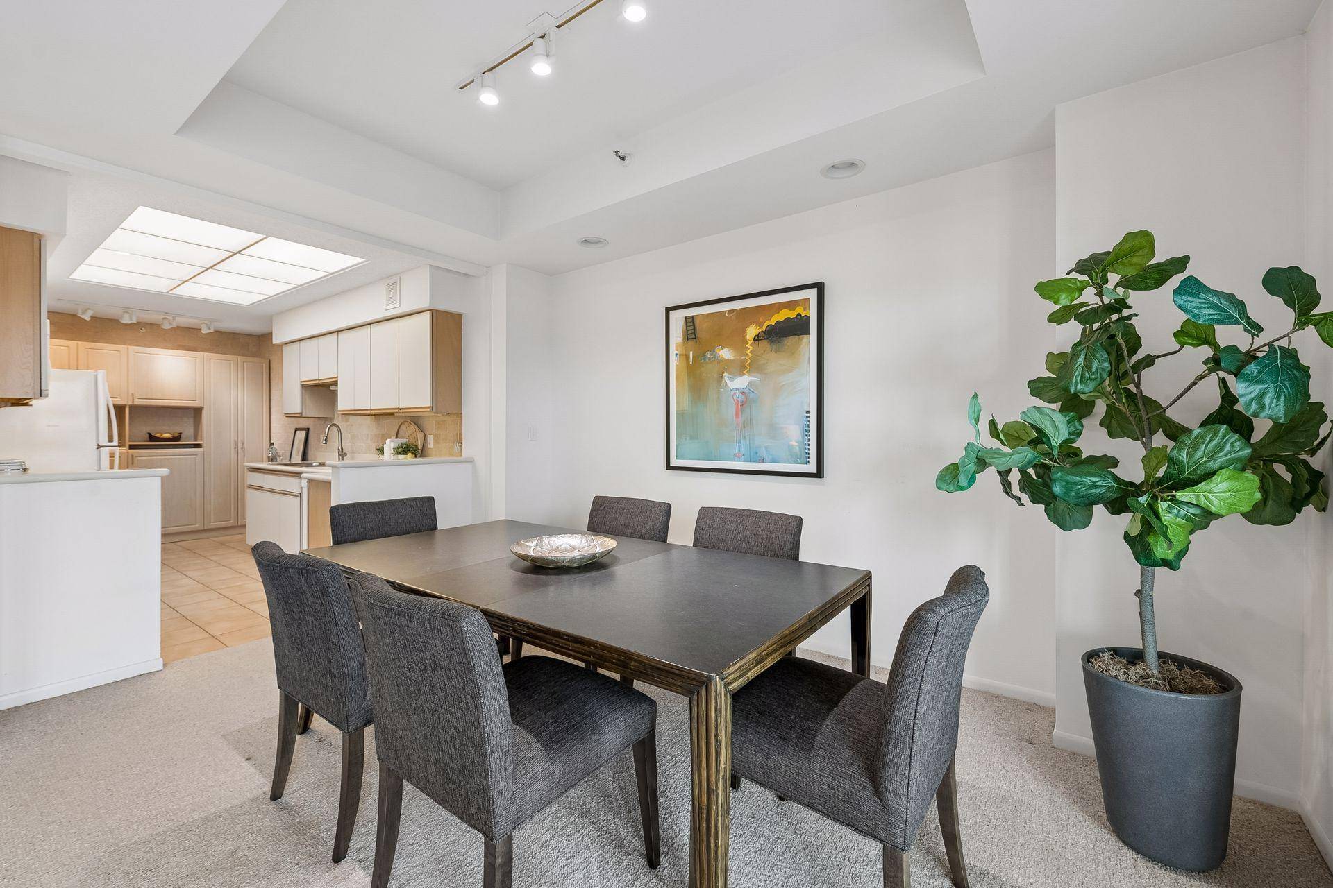 1201 Yale PL #403, Minneapolis, MN 55403