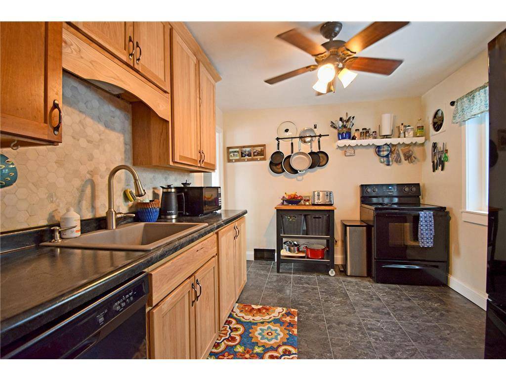 1101 Valders AVE N, Golden Valley, MN 55427