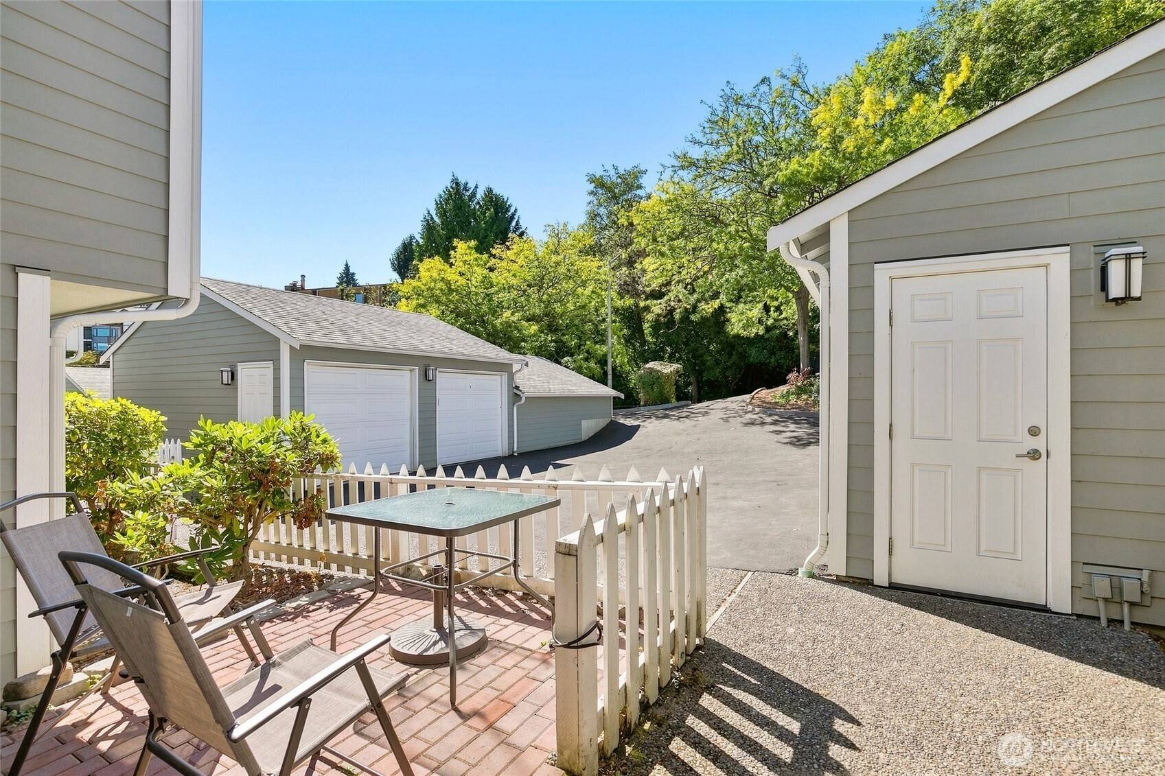 3812 25th AVE W #4B, Seattle, WA 98199